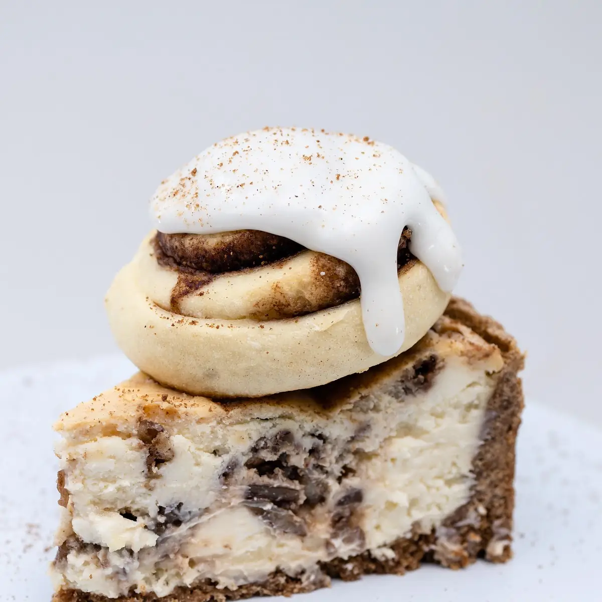 Cinnamon Roll Cheesecake