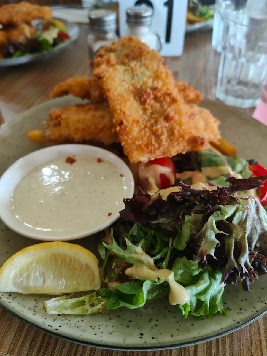Garfish, Mount Compass Hotel