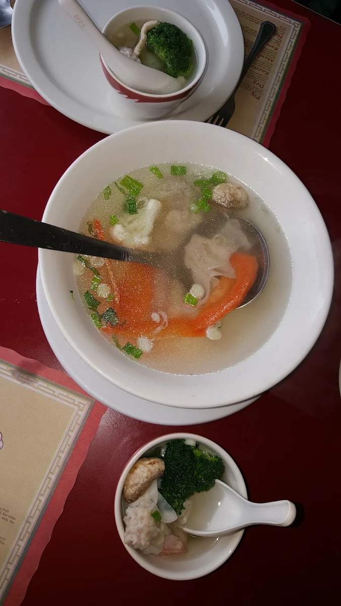 Deluxe Wonton Soup