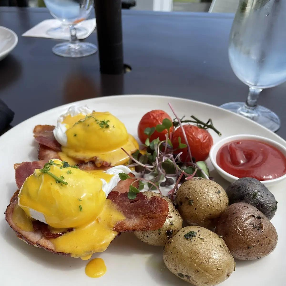 Smoked Bacon Benedict, The Snug