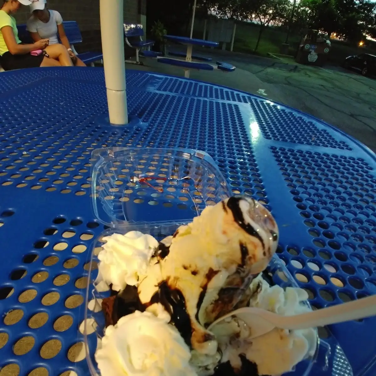 Hot Fudge Brownie Sundae