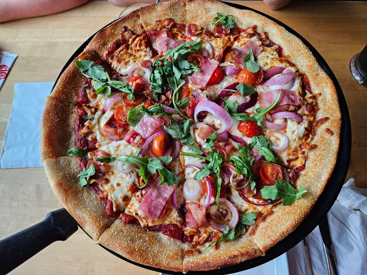 The Mercato Pizza Large