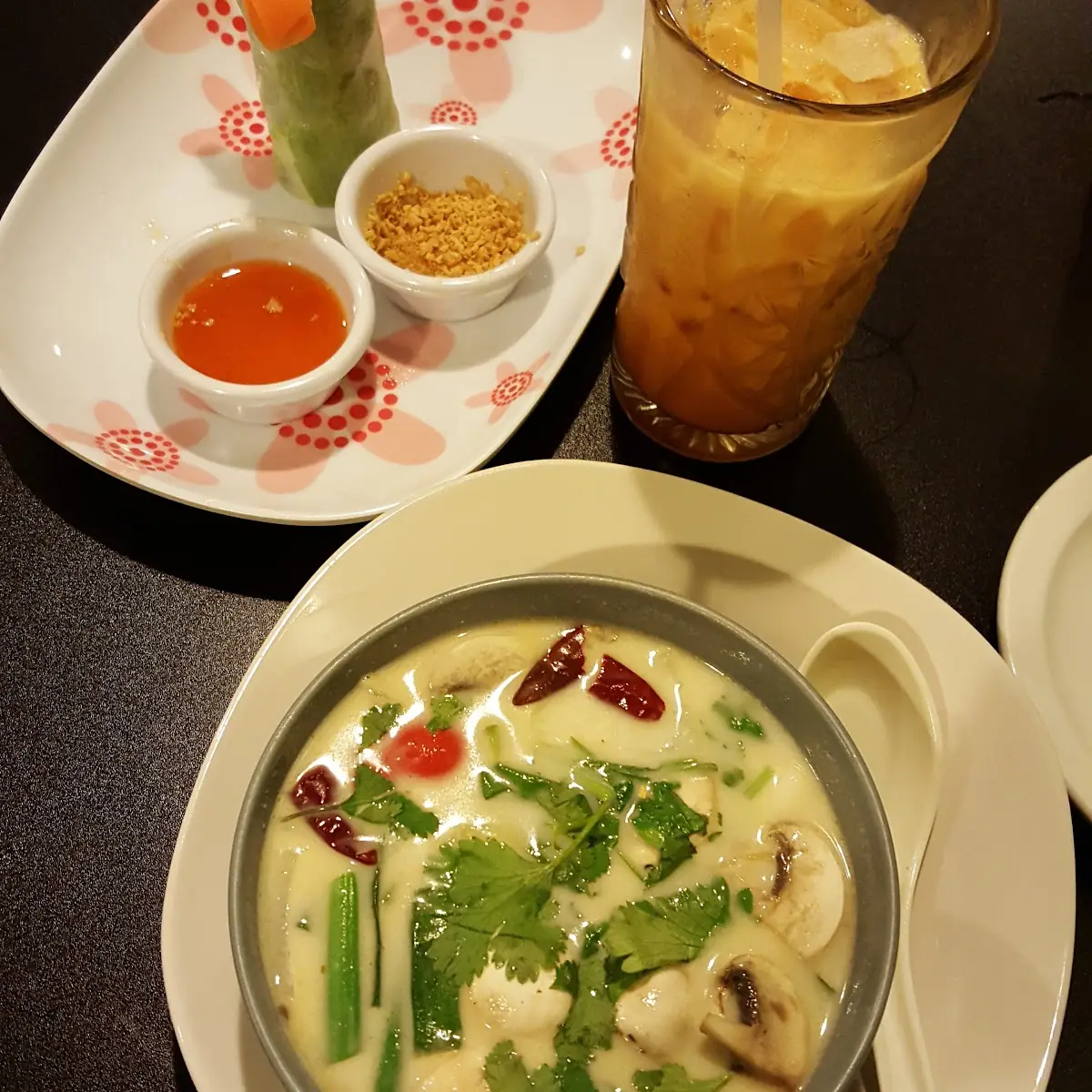 Spring Roll and Thai Ice Tea