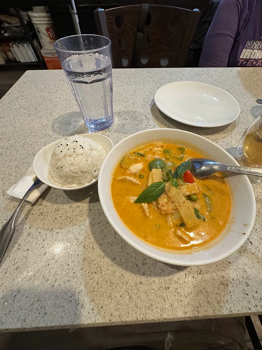 Chicken Curry with Rice, Thai Noodle ก๋วยเตี๋ยวไทย(Guay Tiew Thai)