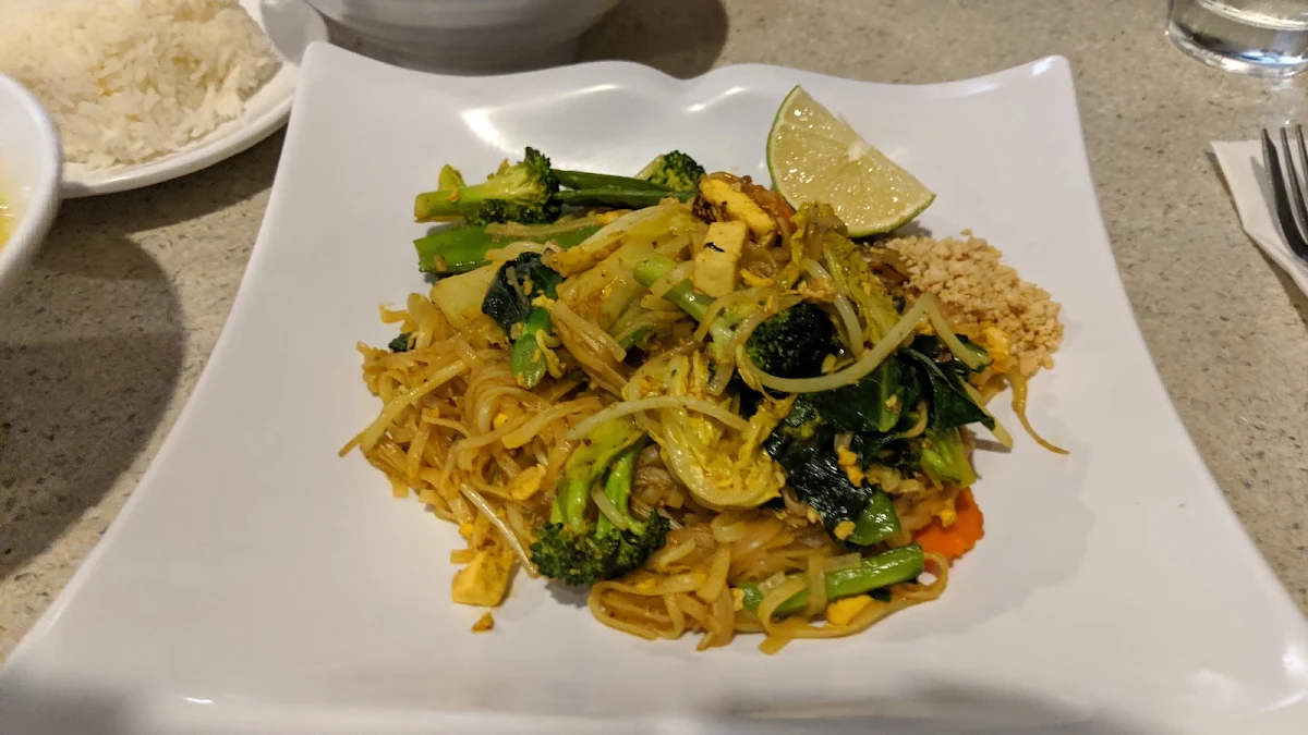 Curry Pad Thai, Thai Noodle ก๋วยเตี๋ยวไทย(Guay Tiew Thai)