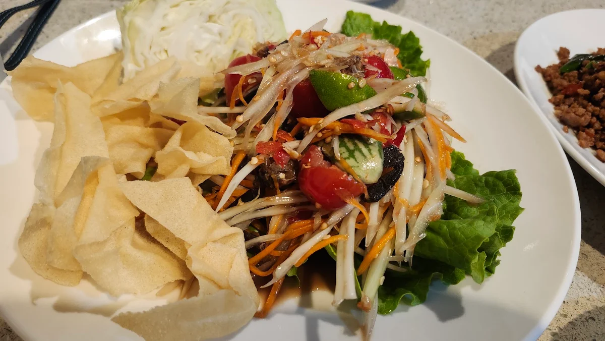 Papaya Salad, Thai Noodle ก๋วยเตี๋ยวไทย(Guay Tiew Thai)
