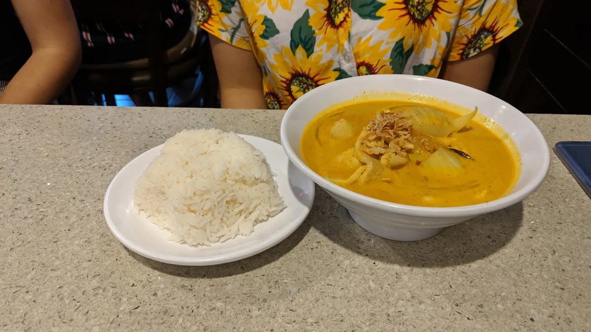Red Curry, Thai Noodle ก๋วยเตี๋ยวไทย(Guay Tiew Thai)