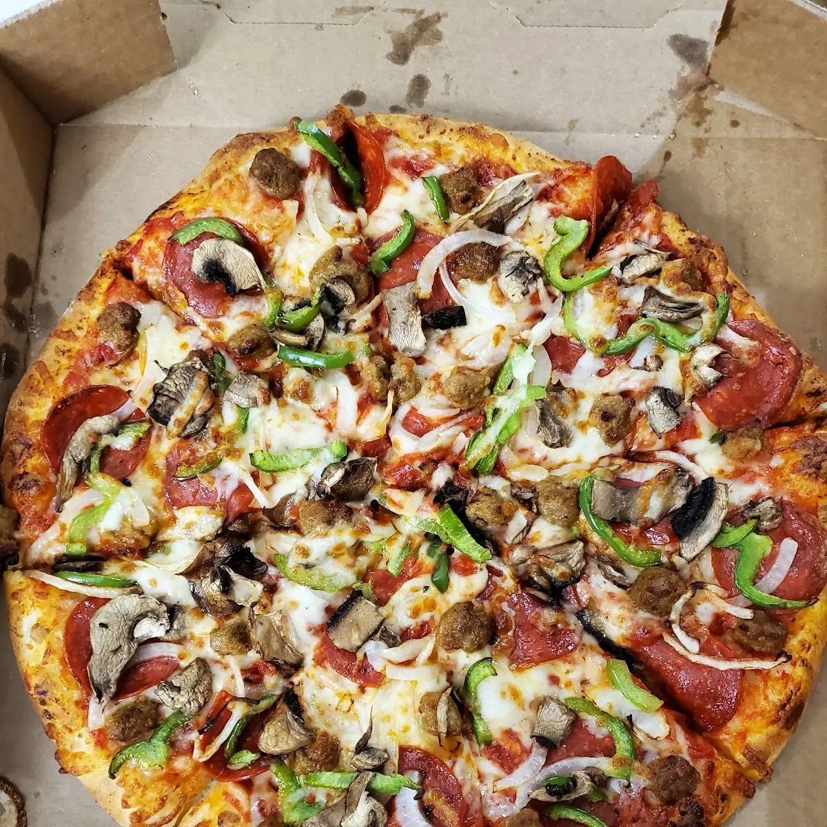 Deluxe Pizza