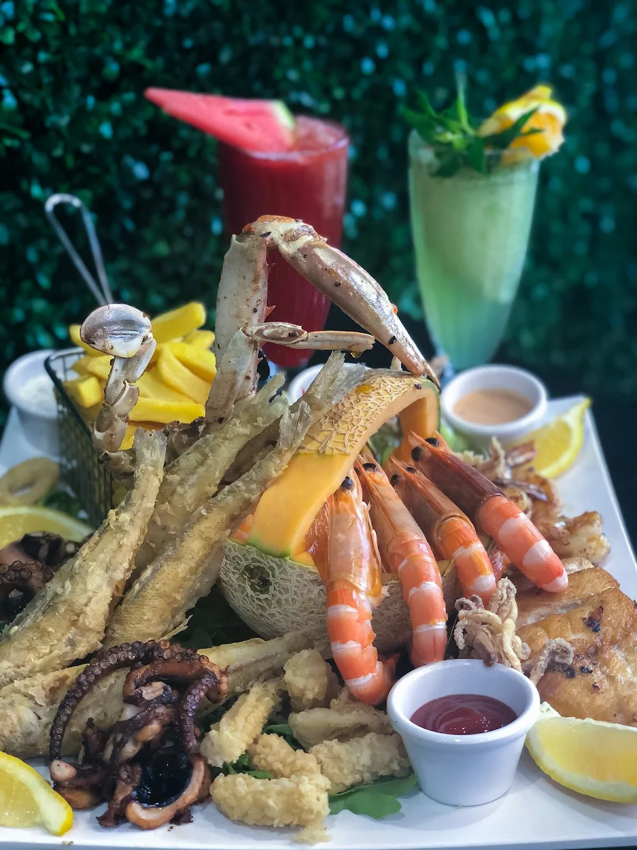 Mixed Grill Platter & Seafood Platter, Massaya