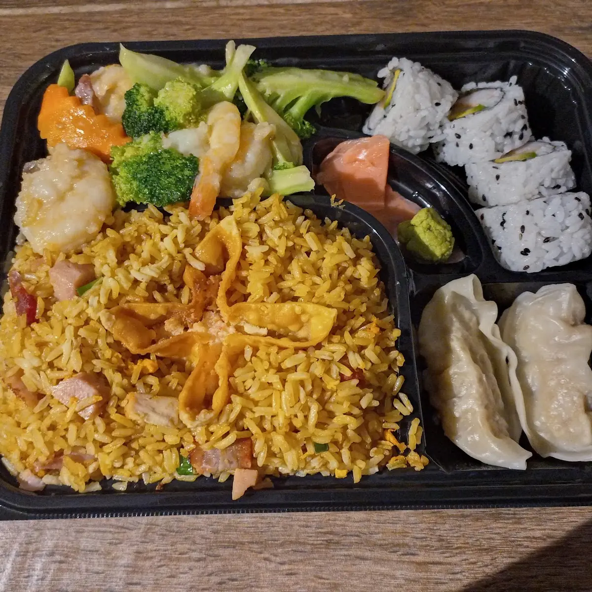 Bento Box Camarones Brocolli