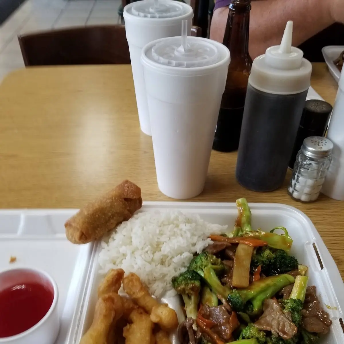 B 10 Broccoli Beef Deluxe Dinner