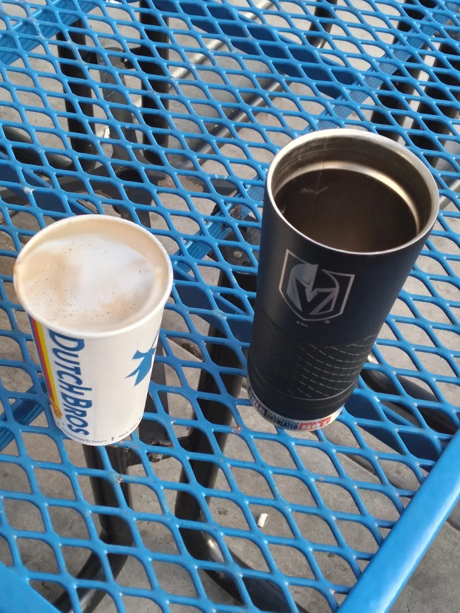 Large Mocha w Almond Milk