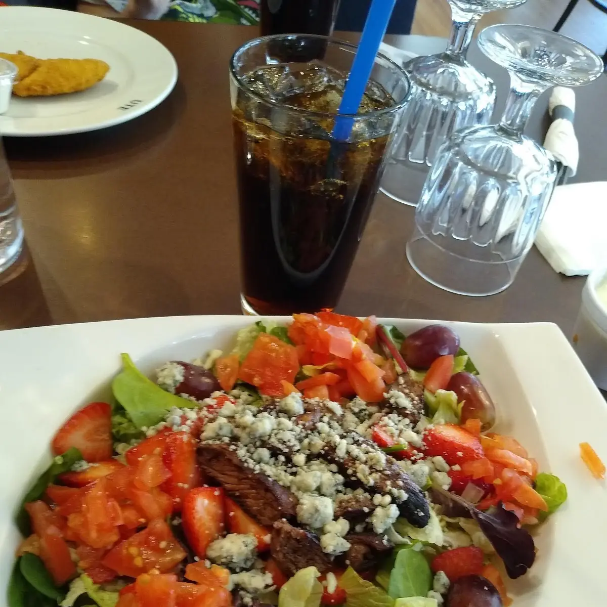 Crumble Bison Strawberry Salad