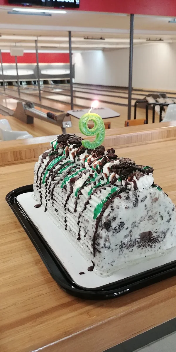 Mint Chocolate Fudge Brownie Cake, Dairy Queen Grill & Chill