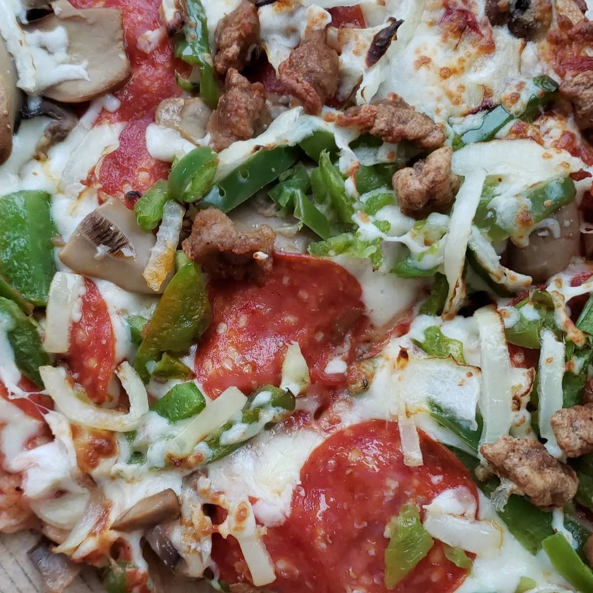 Deluxe Pizza