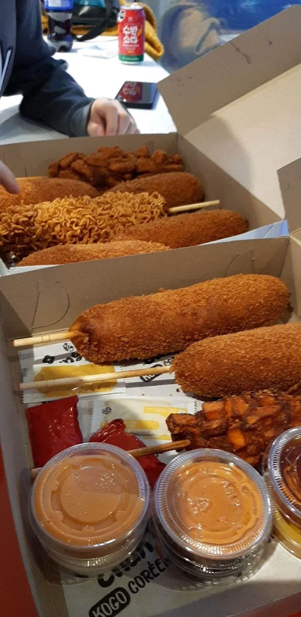 9 Des Différents Pogos Offert Avec Sauces, Chungchun Kogo Coreen