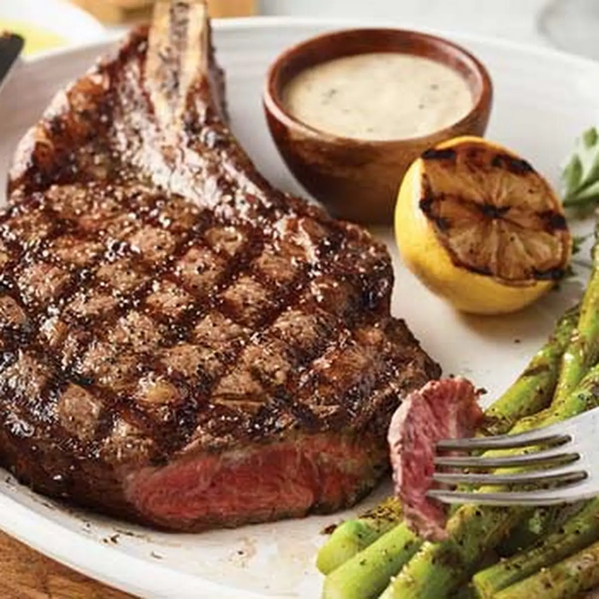 T-Bone Steak and Asparagus