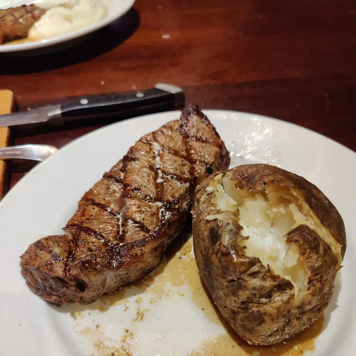 NY Strip Steak Y Papa Asada