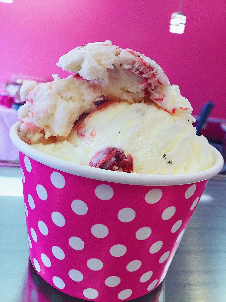 White Chocolate Raspberry Truffle Ice Cream