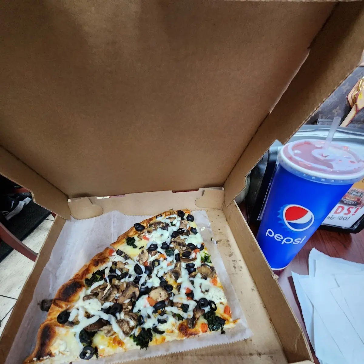 Veggie Pizza Slice Add Mushrooms & Olives & Fruit Punch