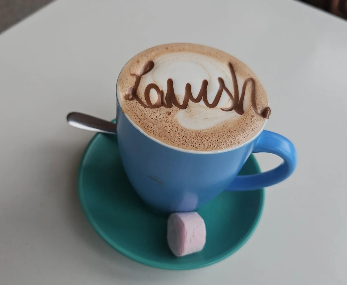 Highlights, Lavish Cafe