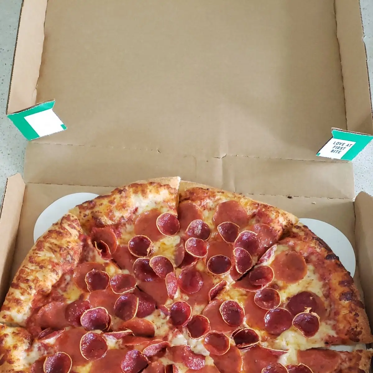 Light Crust Old World & Regular Pepperoni Pizza