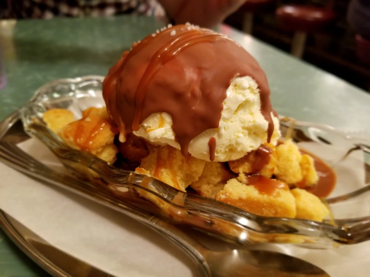 Caramel Apple Pie Sundae