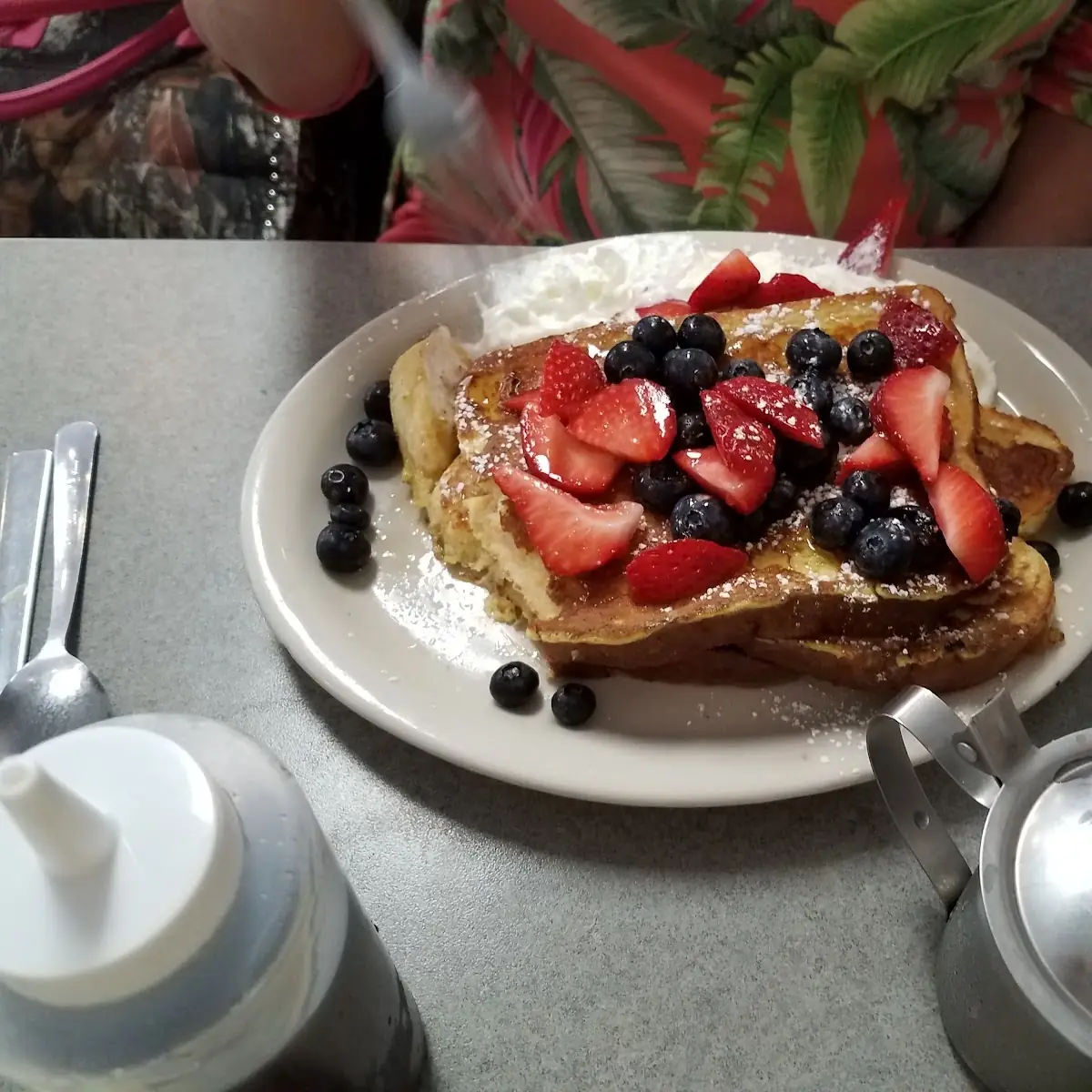 French Toast w Fresh Fruit