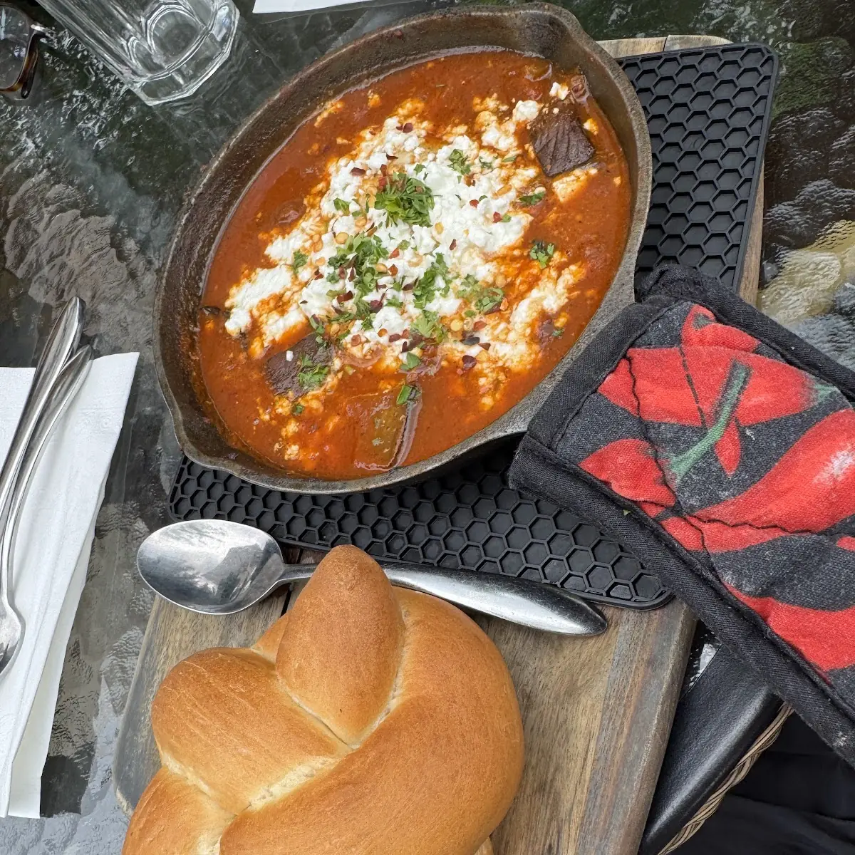Baked Shakshuka with Bread Roll