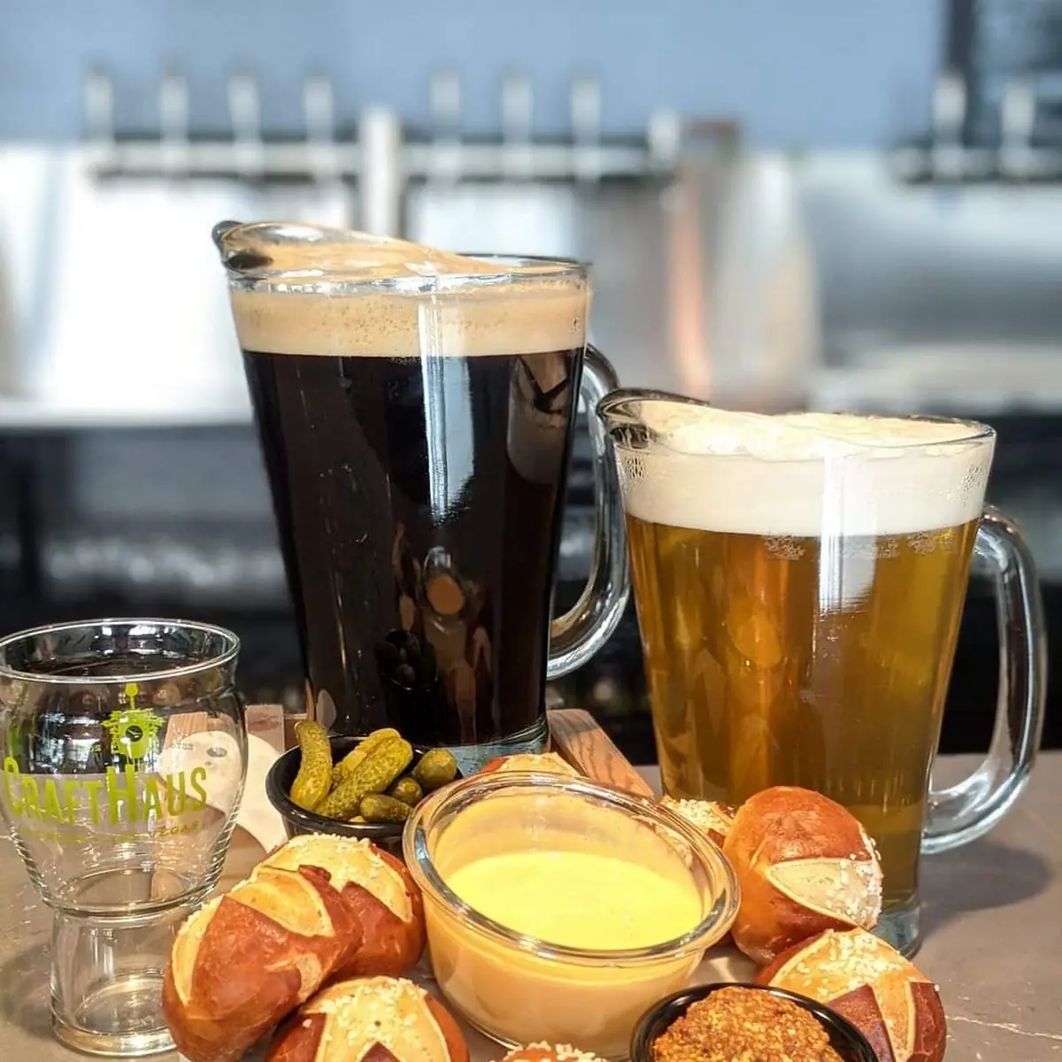 Pretzel w Beer Cheese