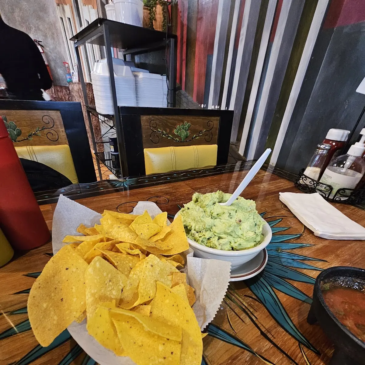 Chips & Guacamole