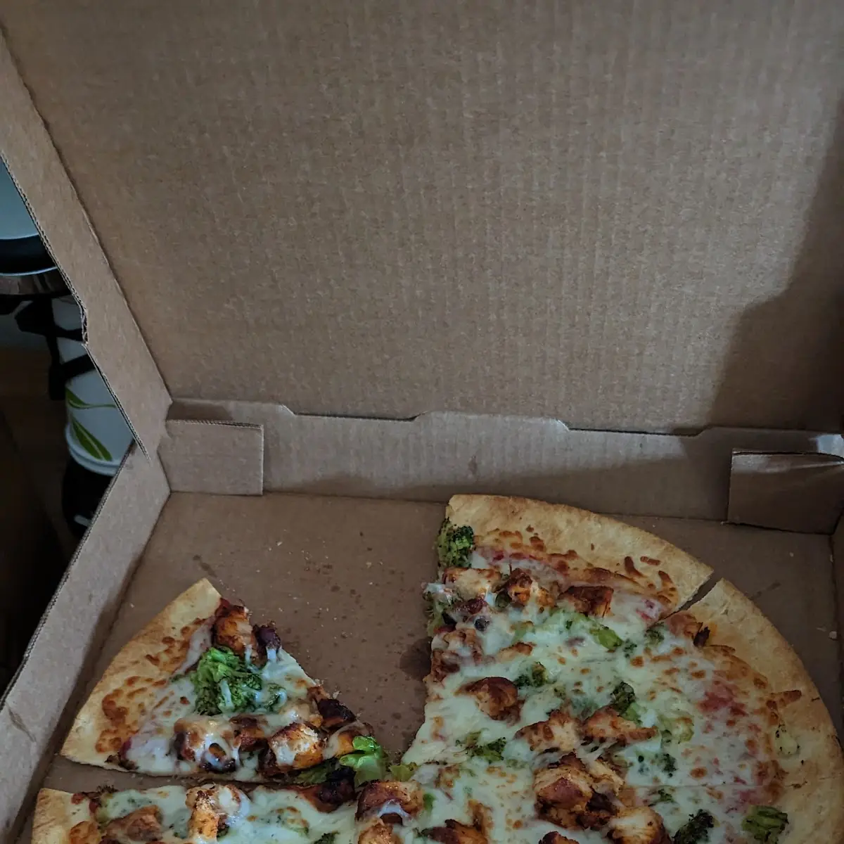 Large Thin Crust Cheese Pizza with Broccoli and Chicken