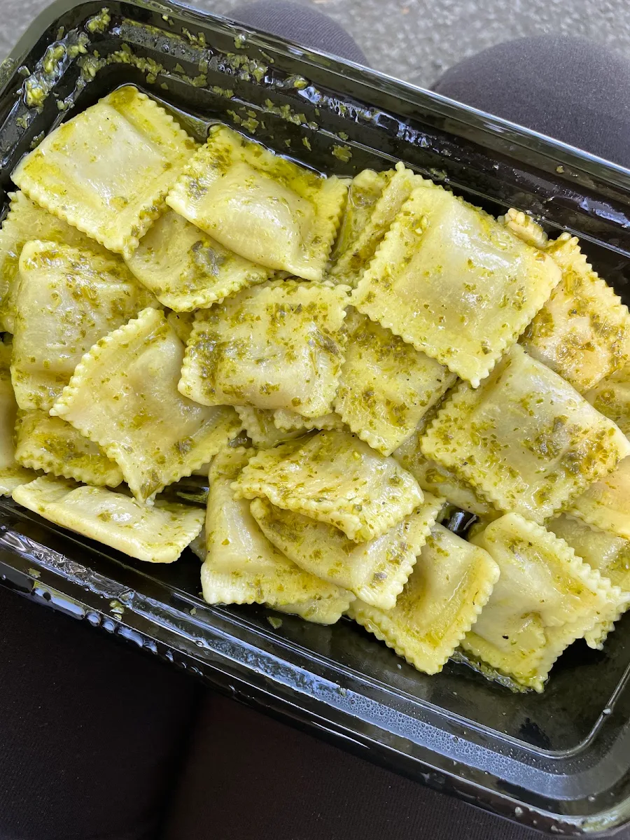 Mushroom Ravioli with Pesto, Maison des Pâtes Fraîches (la)