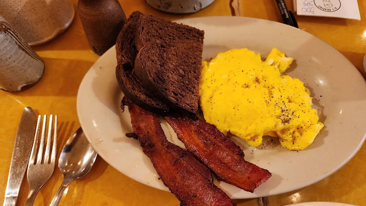 Bacon Eggs & Hash w Toast