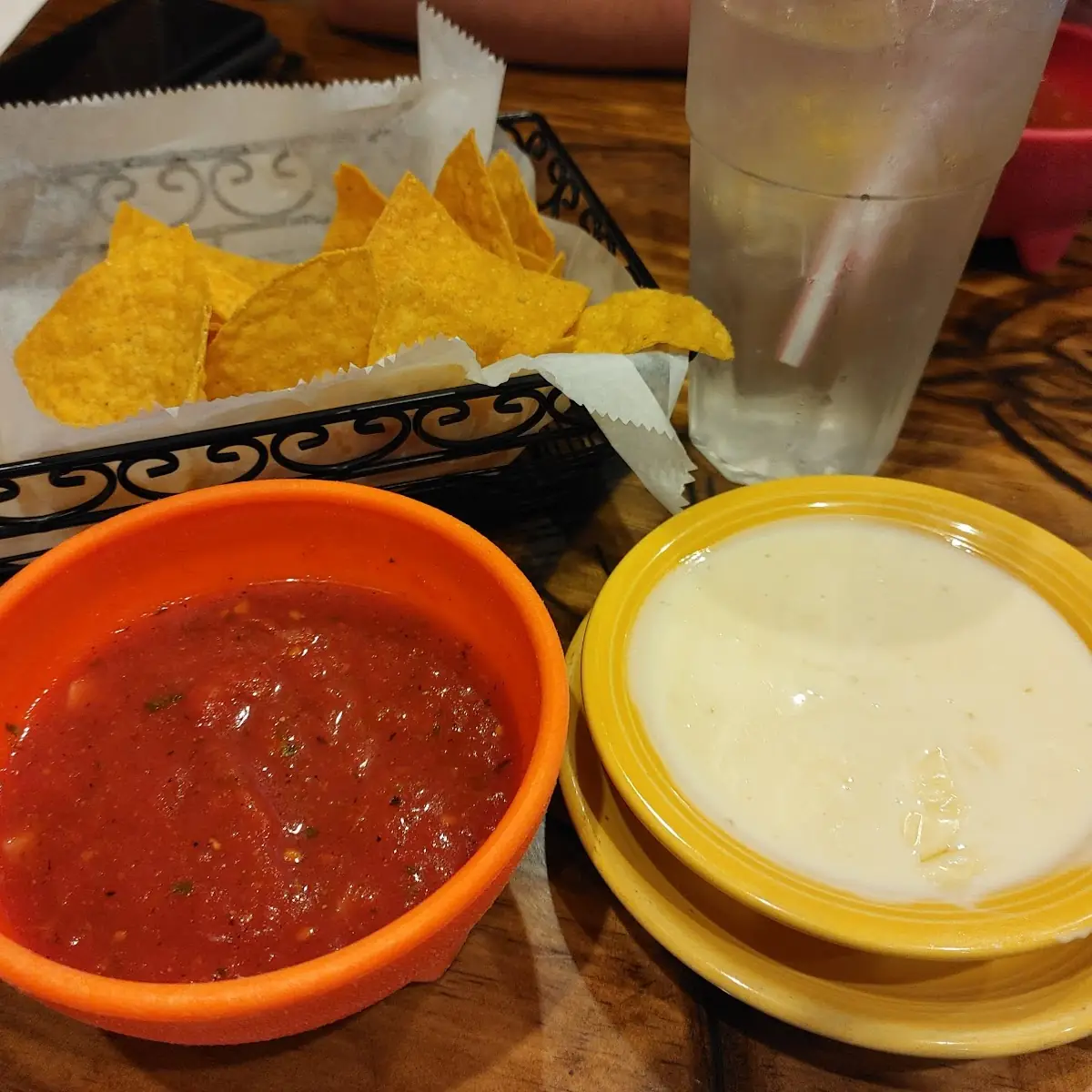 Cheese Dip Salsa & Chips