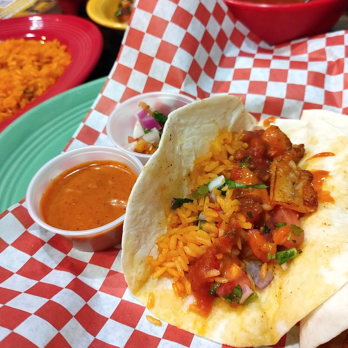 Grilled Fish Tacos w Toppings