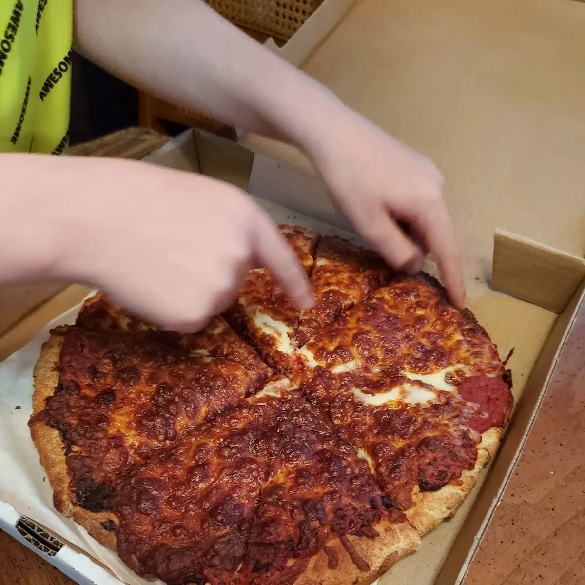 Cheese Pizza, Uptown Pizza