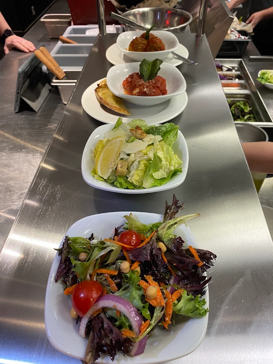 Highlights, Famoso Italian Pizzeria - Camrose