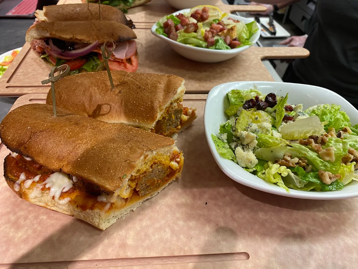 Highlights, Famoso Italian Pizzeria - Camrose