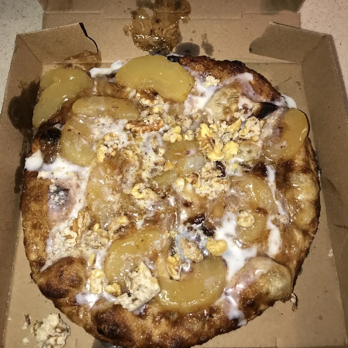 Apple Cinnamon Dessert Pizza