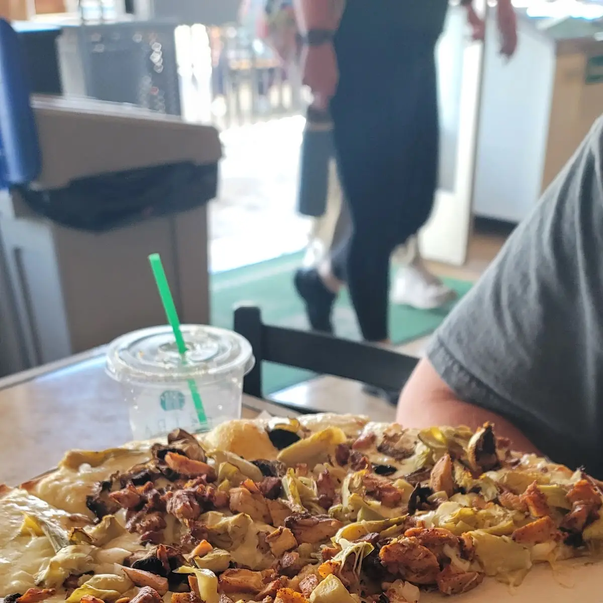 Garlic Chicken Pizza