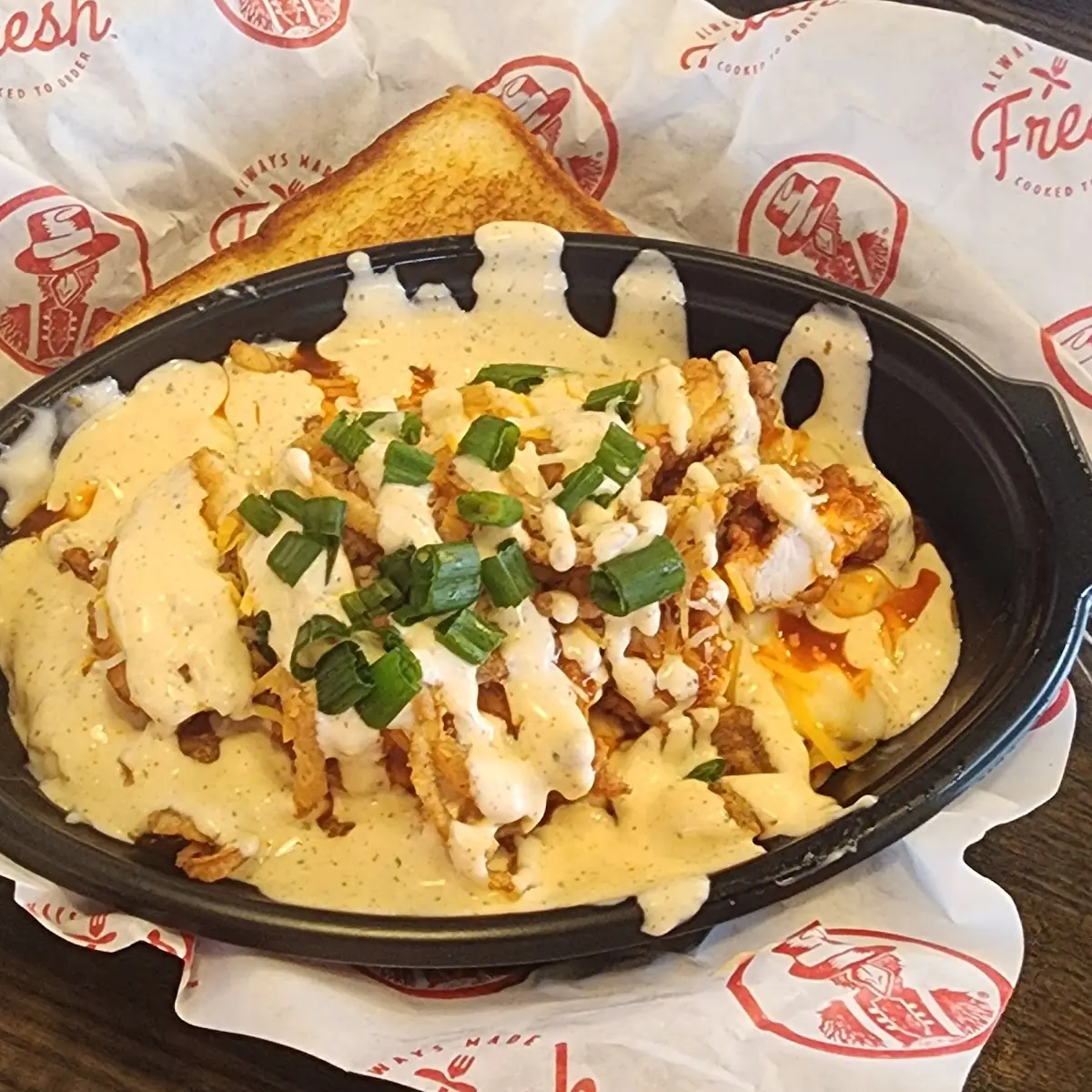 Buffalo Chicken Mac and Cheese Bowl