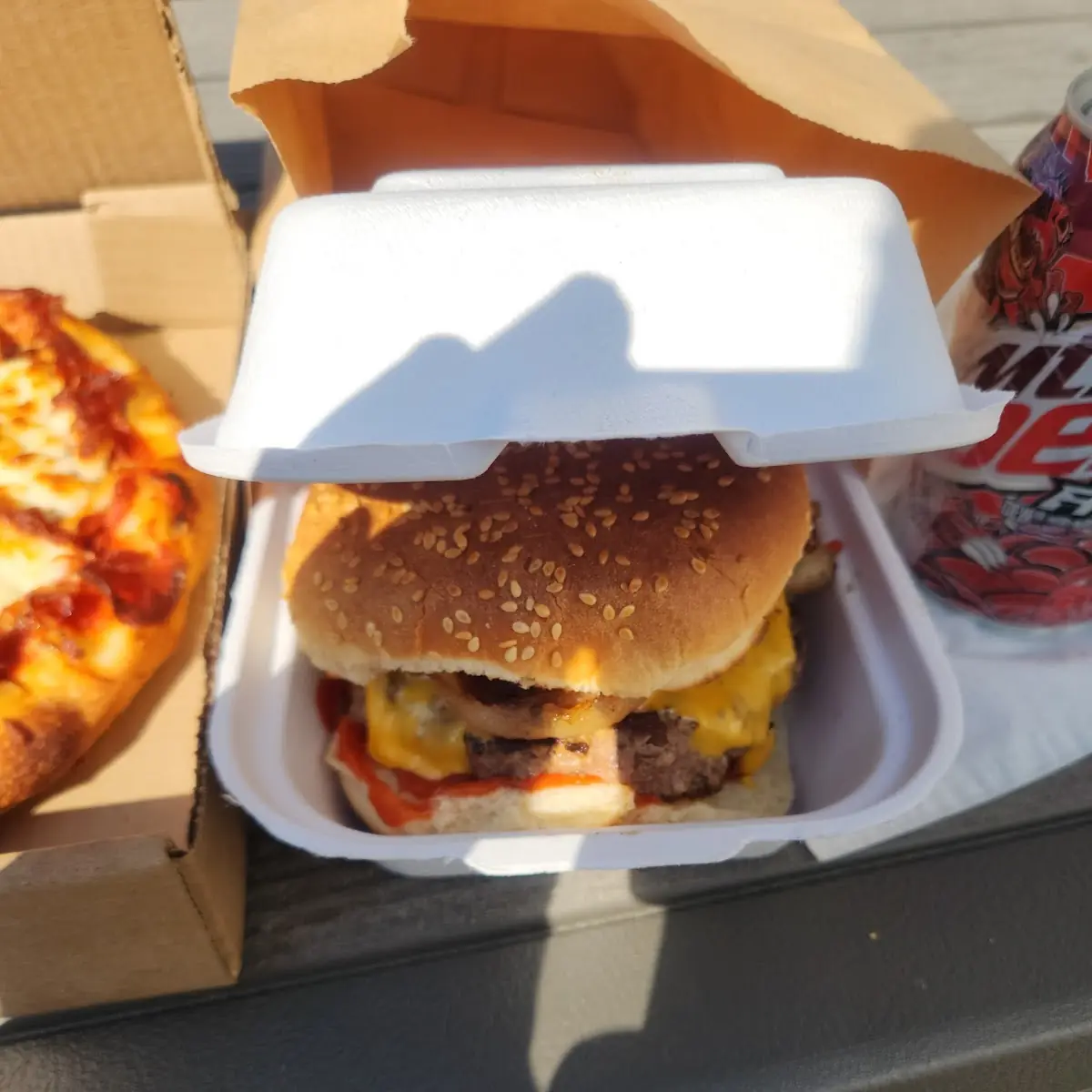 Cheeseburger, Martintown Restaurant