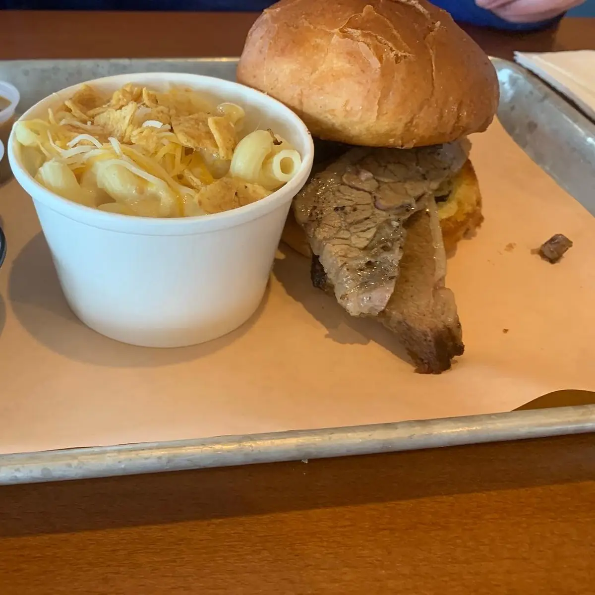 Brisket Sandwich w Mac and Cheese