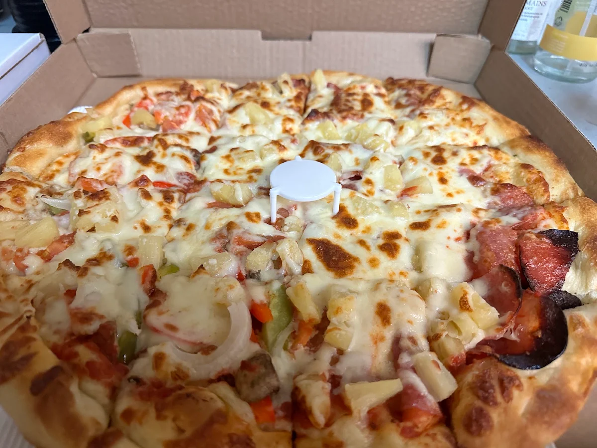 Half Vegetarian and Half Hawaiian Pizza, Inferno's