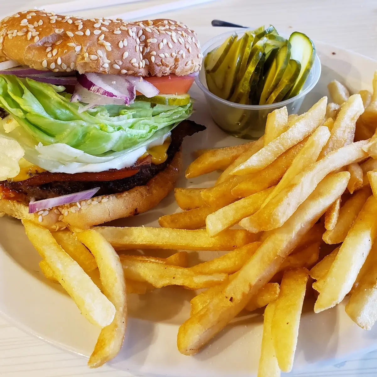 Cheeseburger Deluxe with Fries