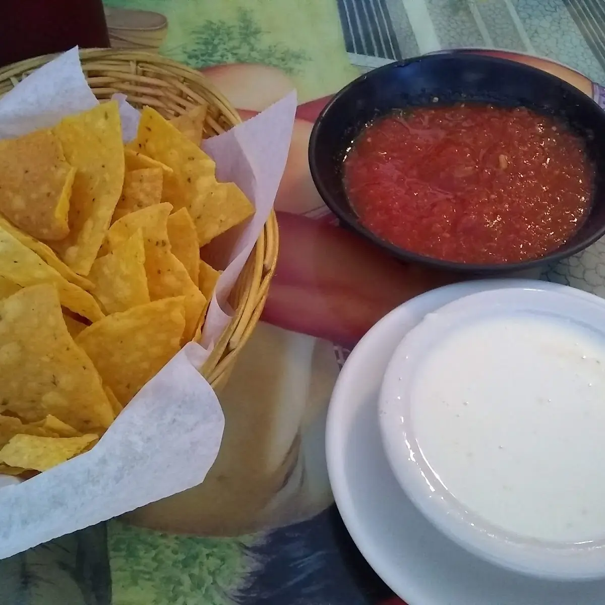 Nachos with Cheese Dip and Salsa