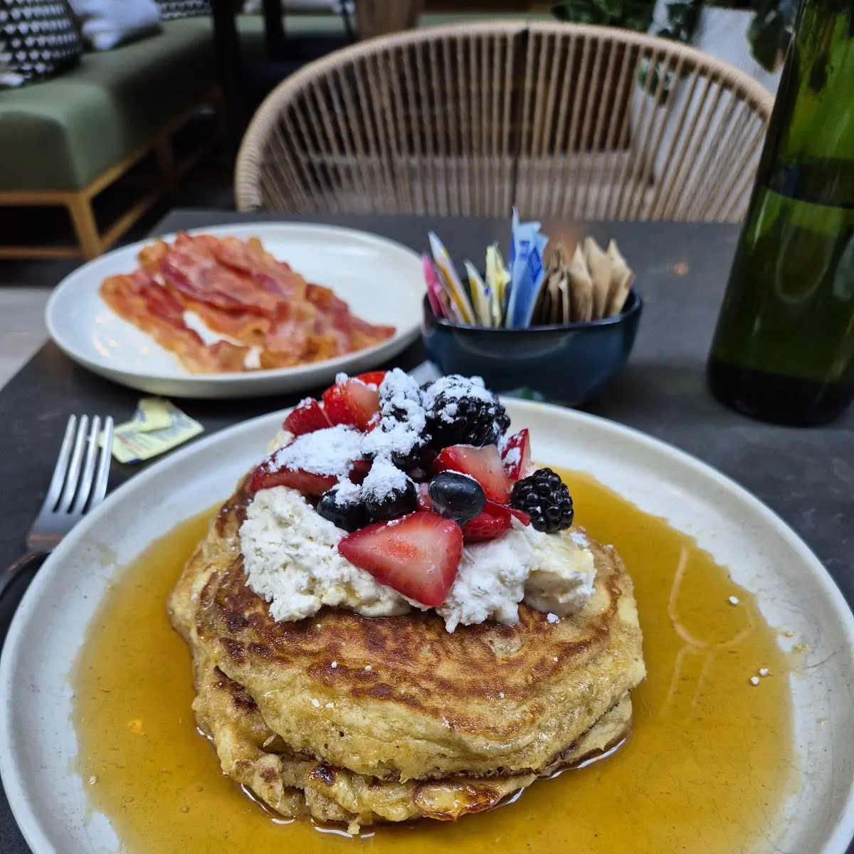 Pancakes with Marscapone & Fruit