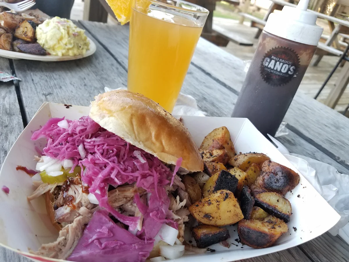 Pulled Pork Sandwich with Home Fries