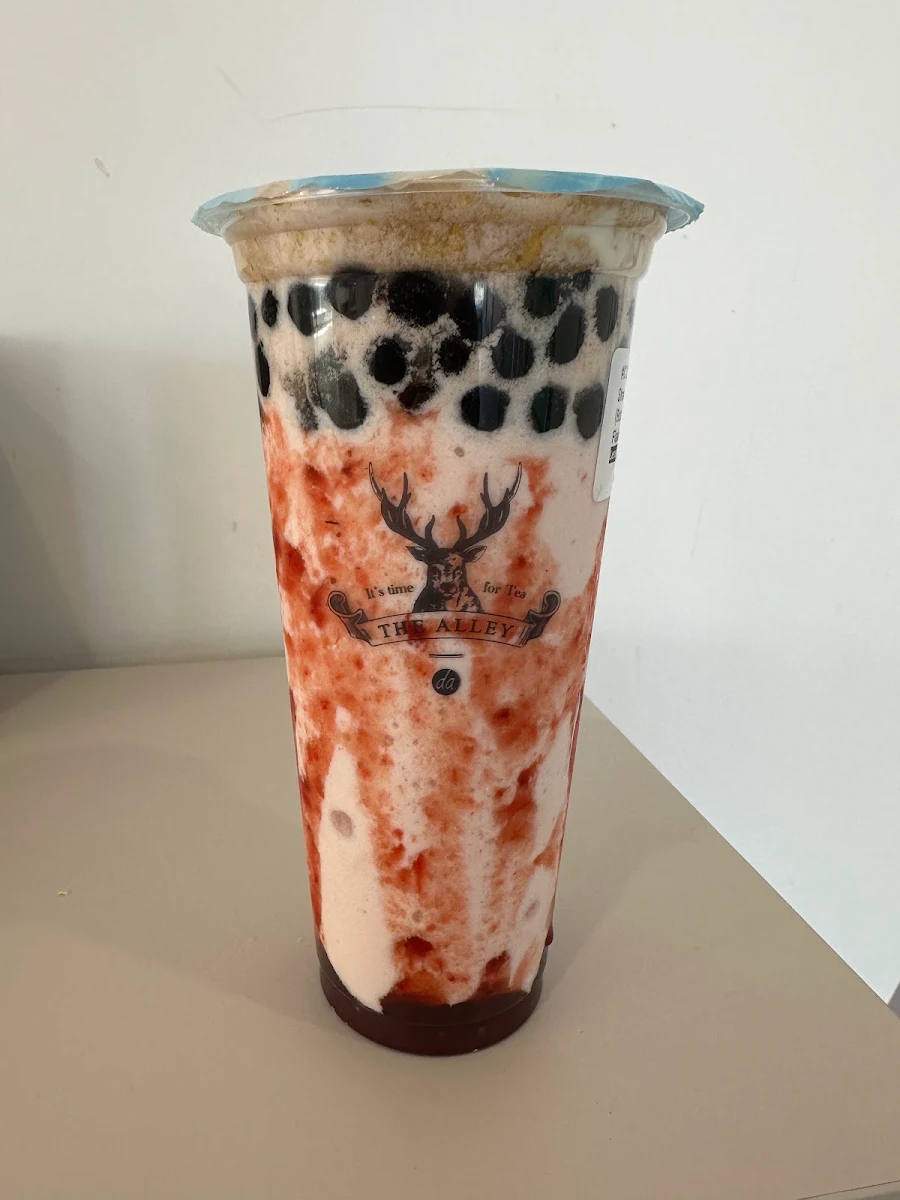 Strawberry Milk Tea Smoothie